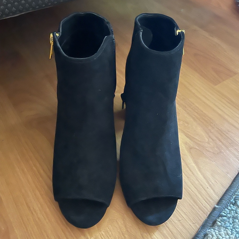 Open toed heeled booties